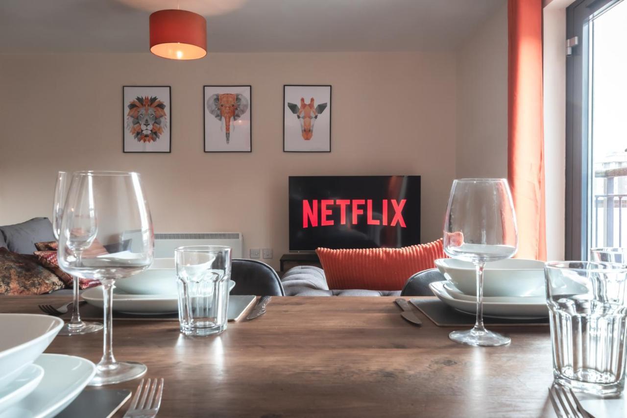 Best Price! 2 Bed City Centre - 4 Single Beds Or 2 Super King, Smart Tvs, Sofa Bed & Free Secure Parking 南安普敦 外观 照片