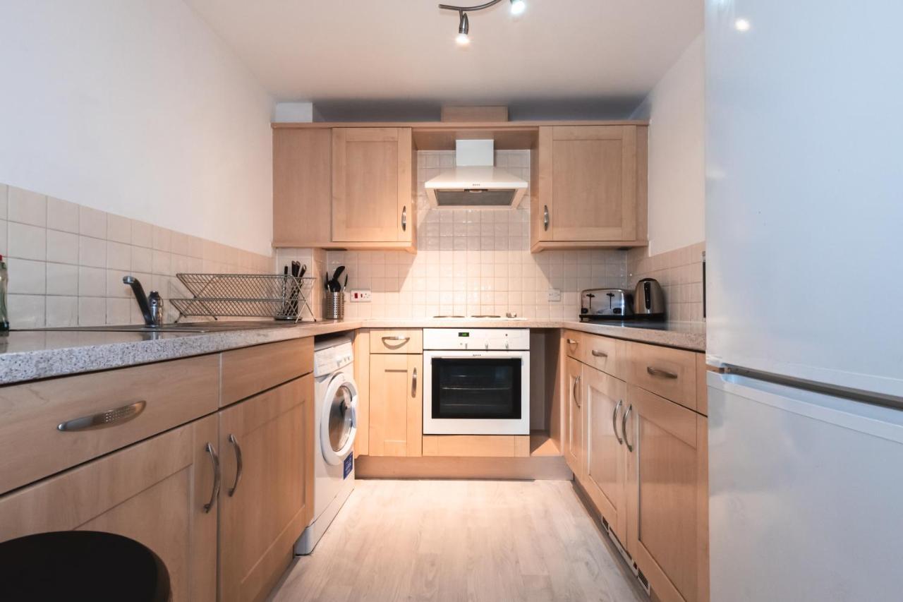 Best Price! 2 Bed City Centre - 4 Single Beds Or 2 Super King, Smart Tvs, Sofa Bed & Free Secure Parking 南安普敦 外观 照片